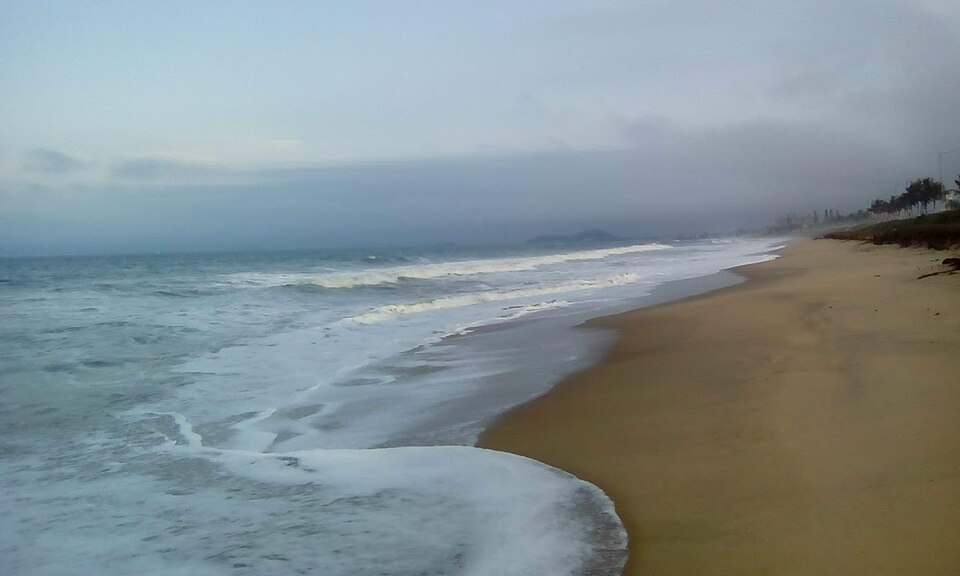 Praia e mar em Barra Velha, Santa Catarina